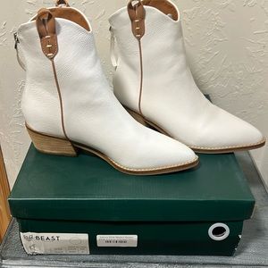 Fall sale! NEW ! Ladies white Beast western boho  booties .